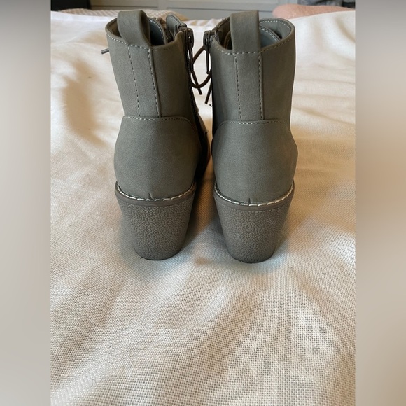 A.n.a. Size 7 Heeled Wedge Boots - Picture 6 of 7